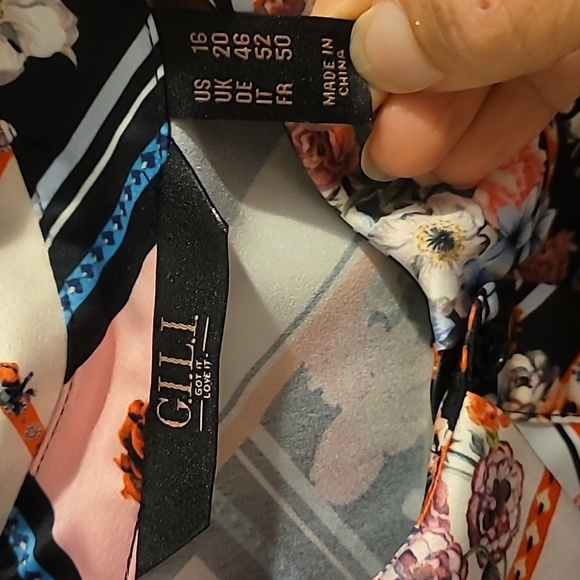 G.I.L.I. Flutter-Sleeve Dress - size 16 - Picture 3 of 5